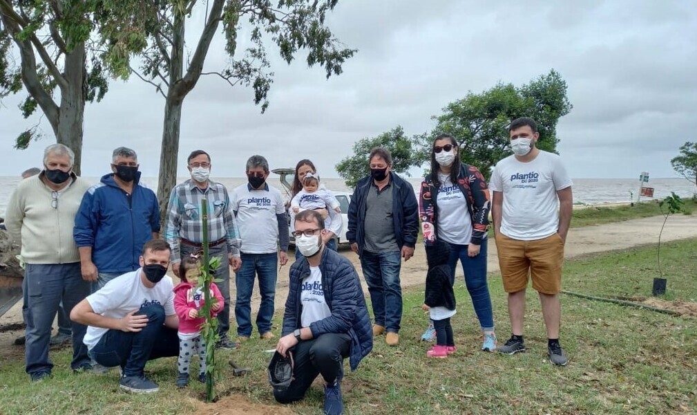 arambare-recebe-600-mudas-de-arvores-da-campanha-de-preservacao-ambiental-plantio-dc-2021