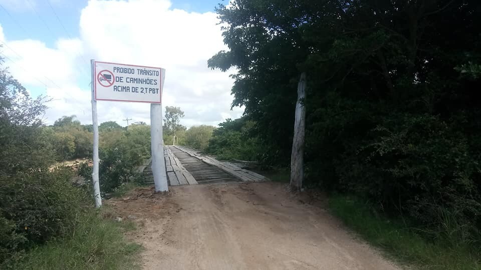 ponte-maria-gomes-recebe-sinalizacao-com-placa